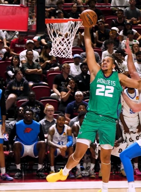 APP-G联盟场均15分8板！Shams：鹈鹕将和中锋约什·奥杜罗签双向合同